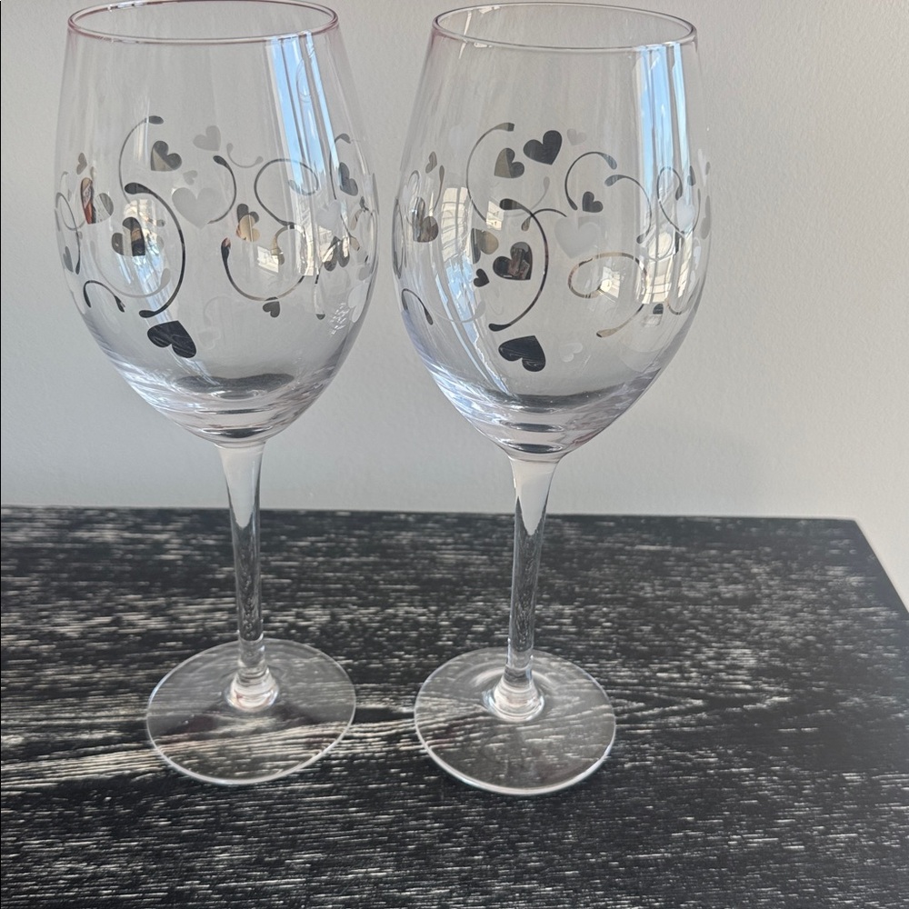 Grand Buffet Love Silver Hearts set of 2 wine glasses.